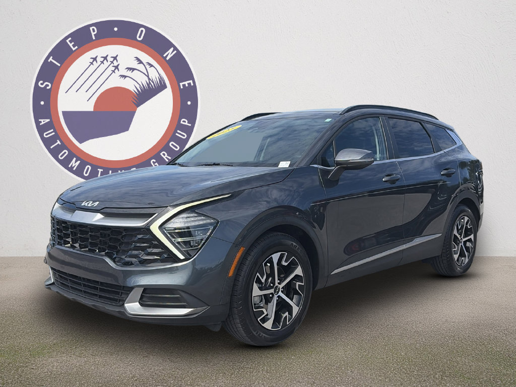 Used 2025 Kia Sportage EX w/ Premium Package FWD image 2