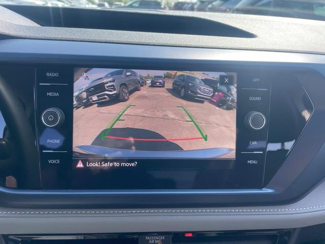 Used 2024 Volkswagen Taos SE image 29