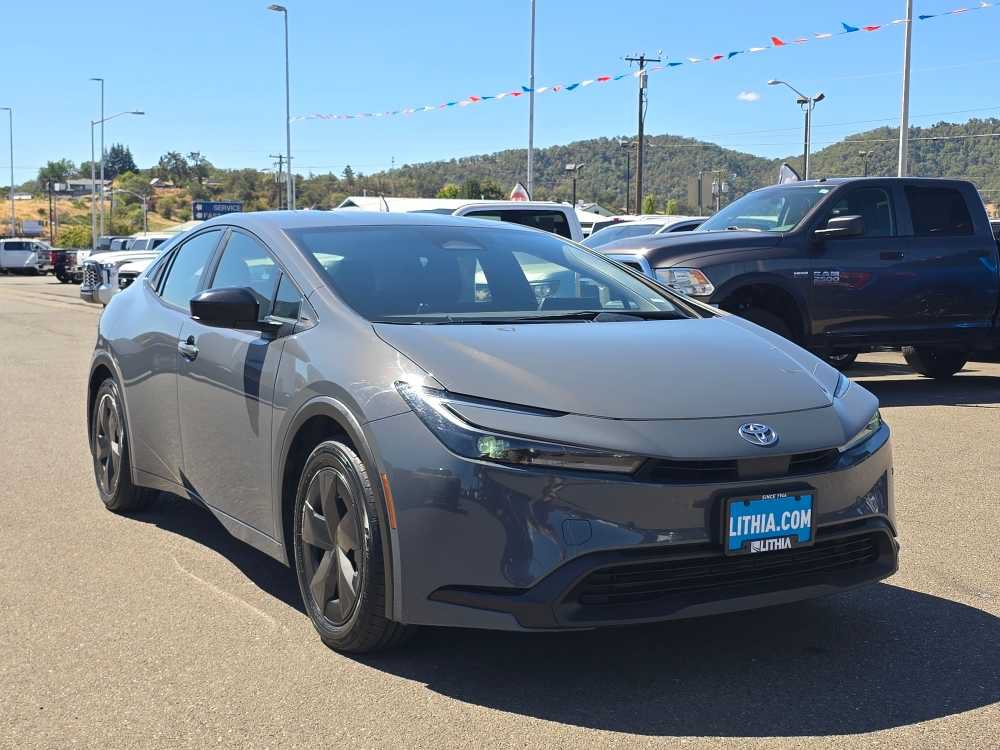 Used 2023 Toyota Prius LE FWD image 7