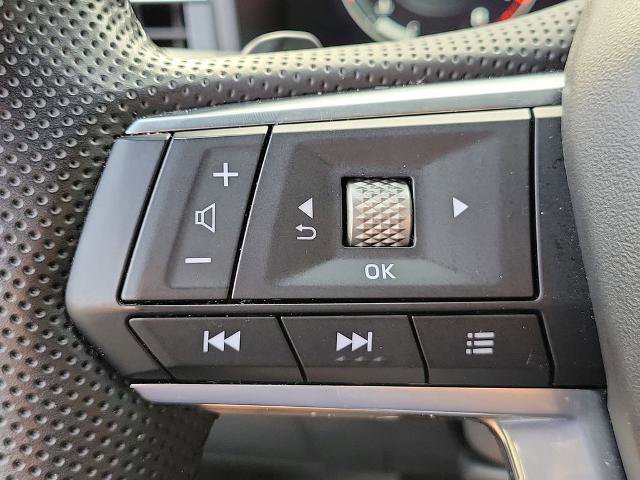 Used 2024 Mitsubishi Outlander SE Black Edition image 25