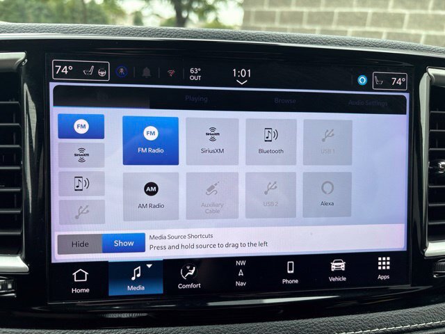 Used 2024 Chrysler Pacifica Limited FWD image 23