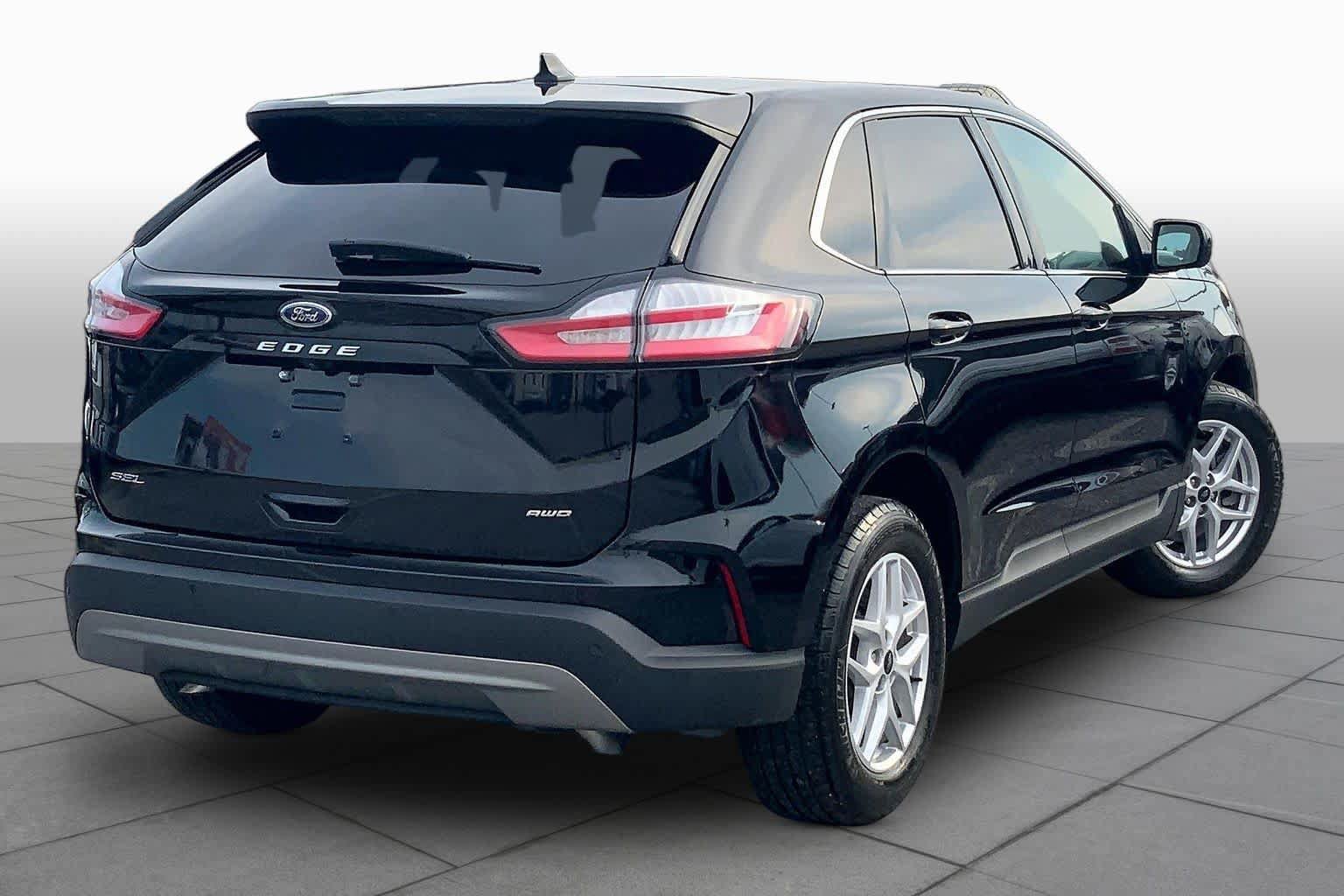 Certified 2024 Ford Edge SEL AWD/4WD image 13