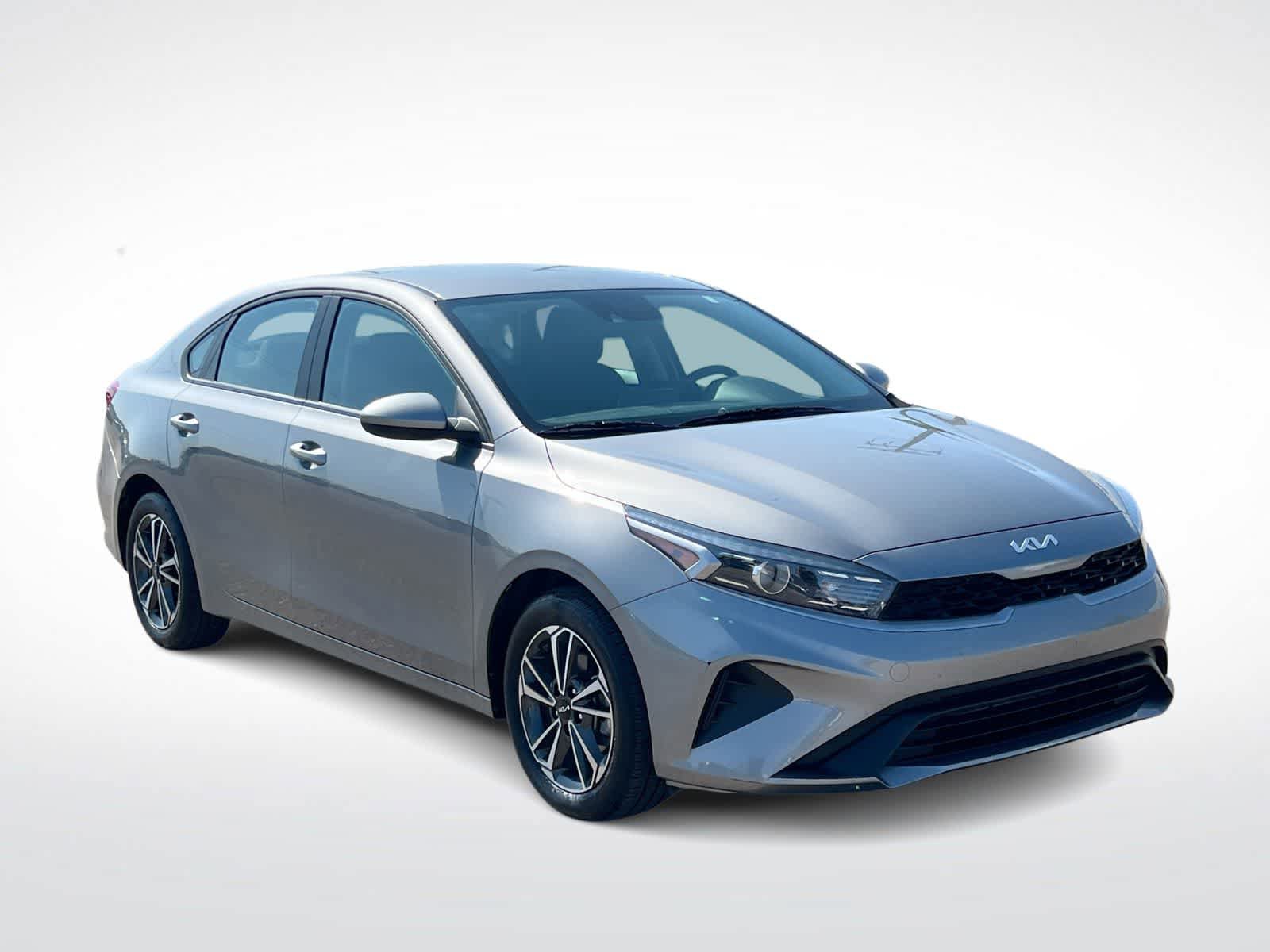 Used 2023 Kia Forte LXS FWD image 2
