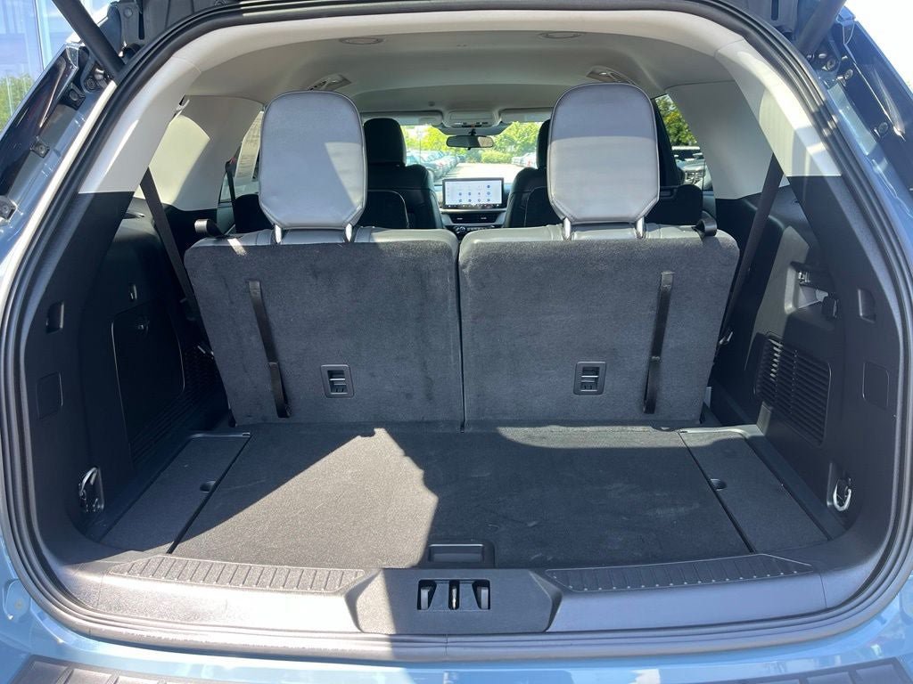 Certified 2025 Ford Explorer Active w/ Active Comfort Package AWD/4WD image 12