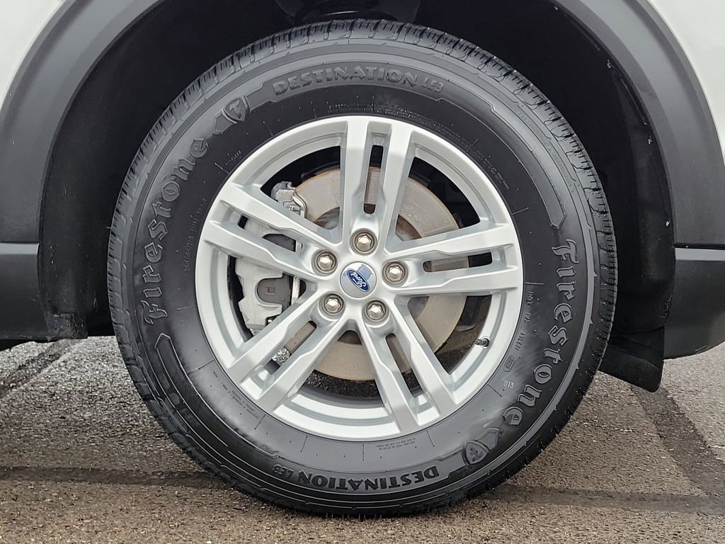 Certified 2023 Ford Explorer XLT w/ Equipment Group 202A image 9