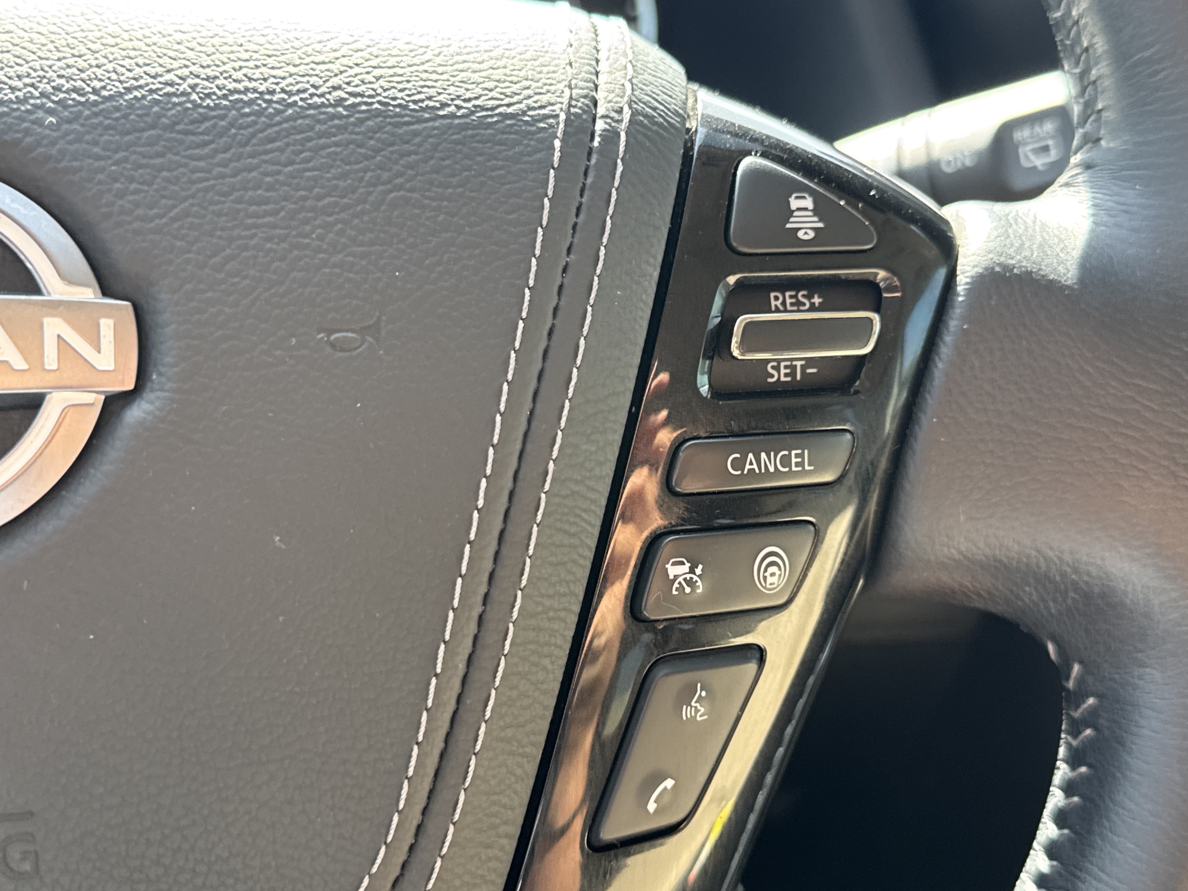 Used 2023 Nissan Armada Platinum w/ Captain's Chairs Package RWD image 18