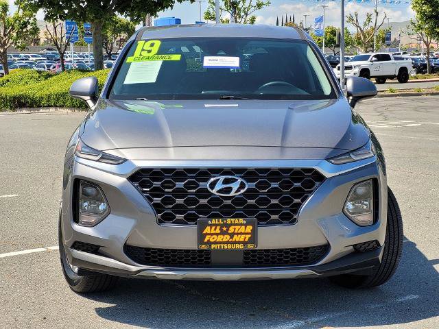 Used 2019 Hyundai Santa Fe SE FWD image 2