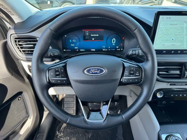 Certified 2025 Ford Escape Platinum w/ Premium Technology Package image 21