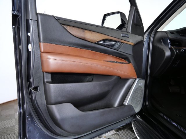 Used 2019 Cadillac Escalade Premium Luxury w/ LPO, Escalade Noir Package RWD image 17