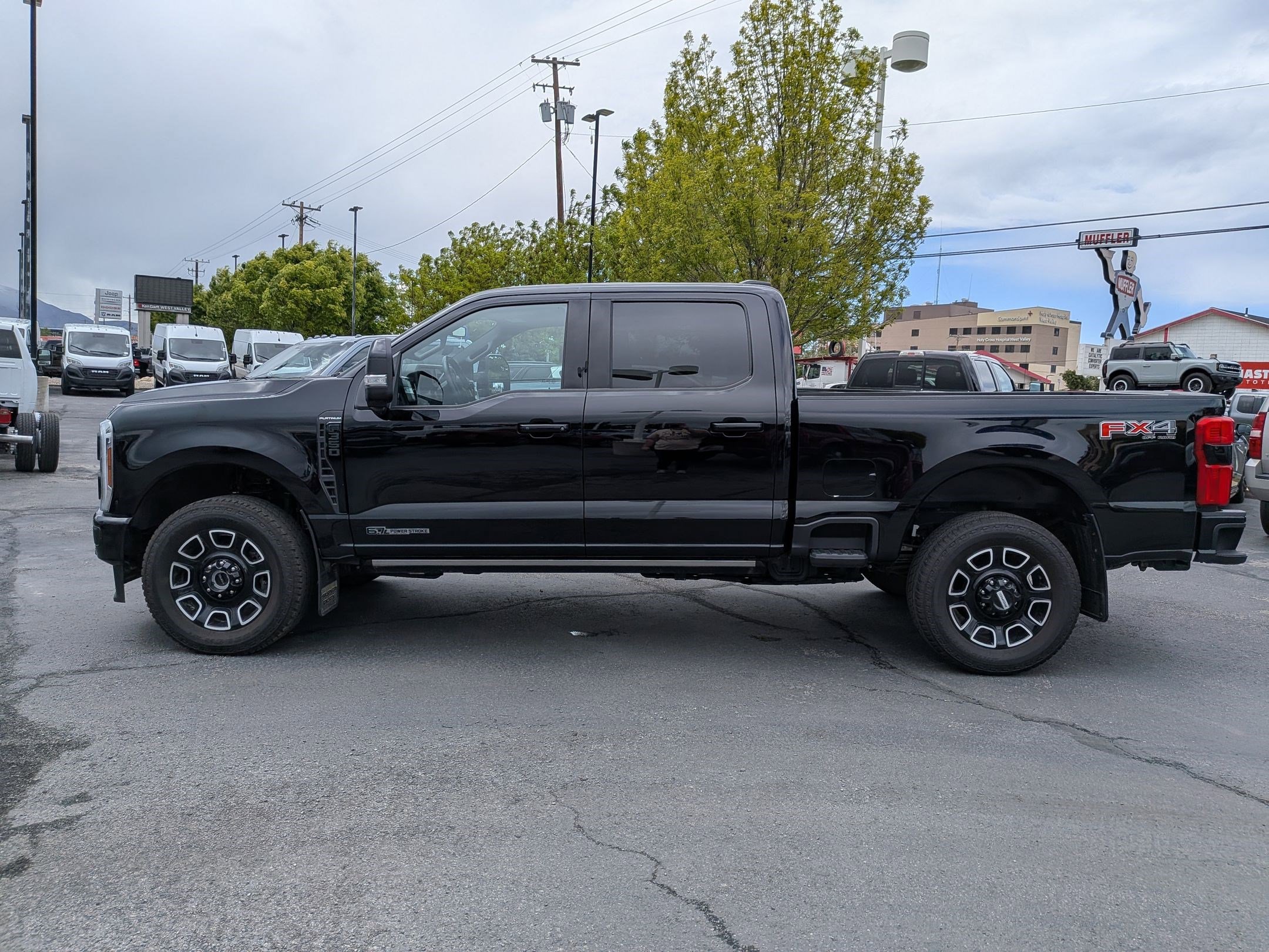 Certified 2025 Ford F350 Platinum AWD/4WD image 11