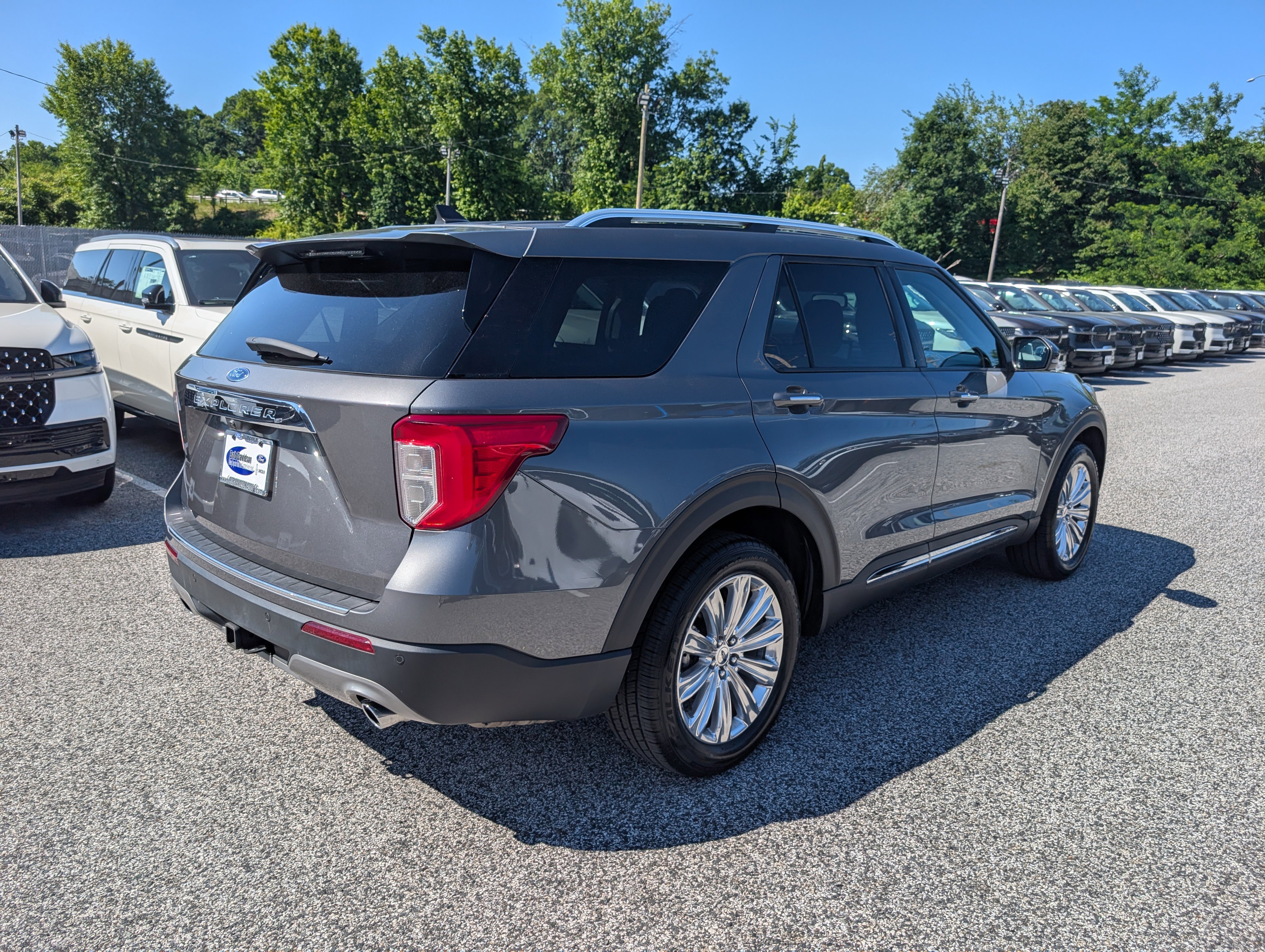 Certified 2022 Ford Explorer Limited w/ Limited Technology Package AWD/4WD image 7