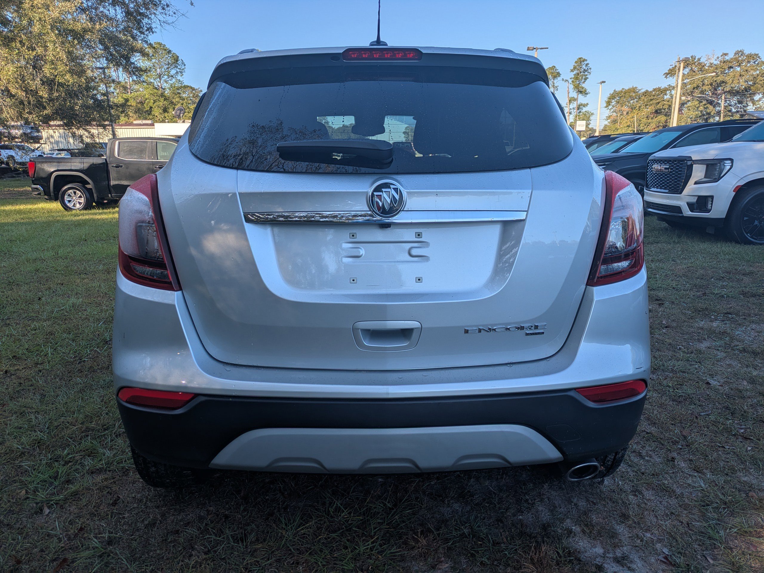 Used 2022 Buick Encore Preferred w/ Safety Package image 6