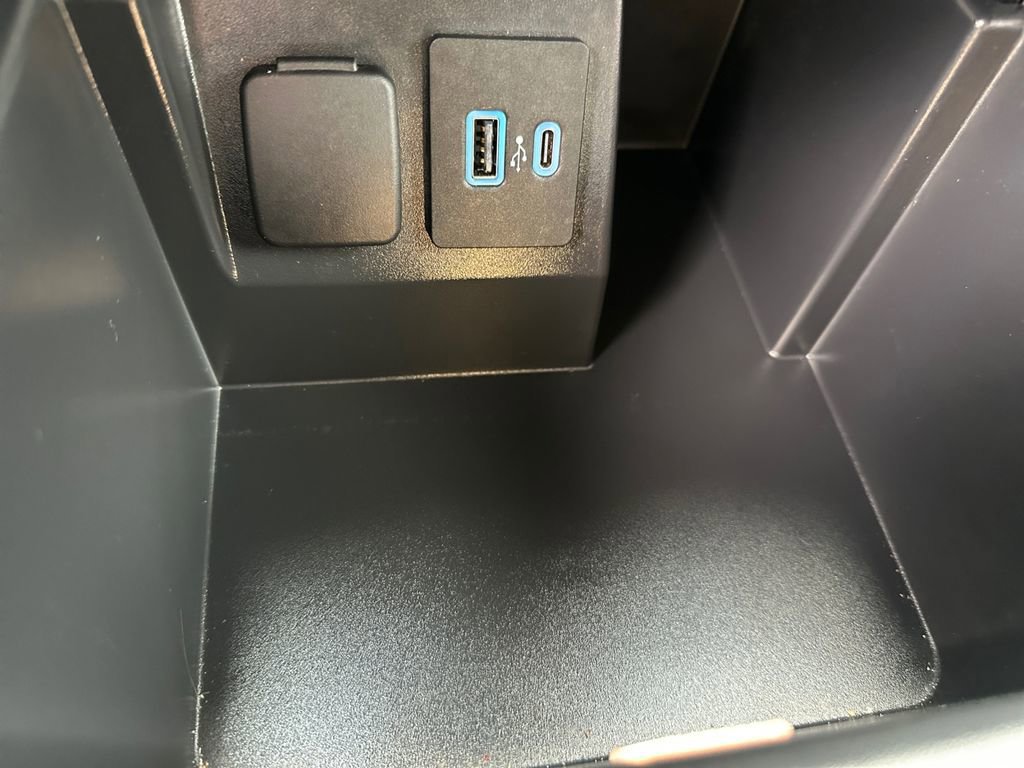 Certified 2022 Ford Explorer Limited w/ Limited Technology Package image 20