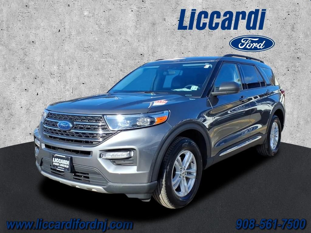 Certified 2023 Ford Explorer XLT w/ Equipment Group 202A image 3