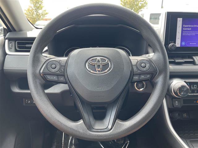 Used 2025 Toyota RAV4 XLE FWD image 12