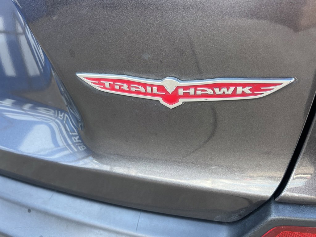 Used 2022 Jeep Cherokee Trailhawk image 15