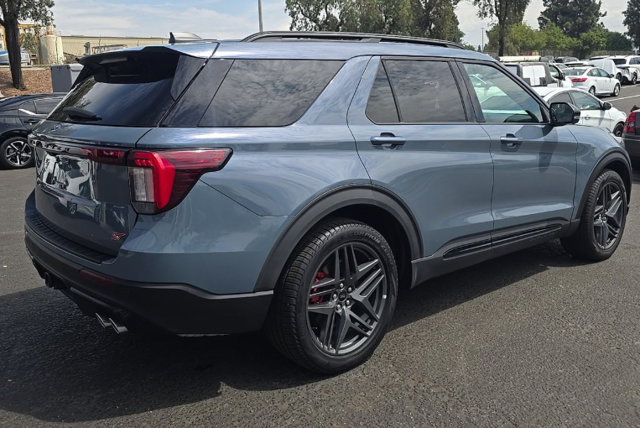Certified 2025 Ford Explorer ST AWD/4WD image 6