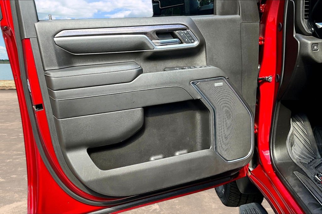 Used 2024 Chevrolet Silverado 2500 LTZ w/ LTZ Premium Package AWD/4WD image 23