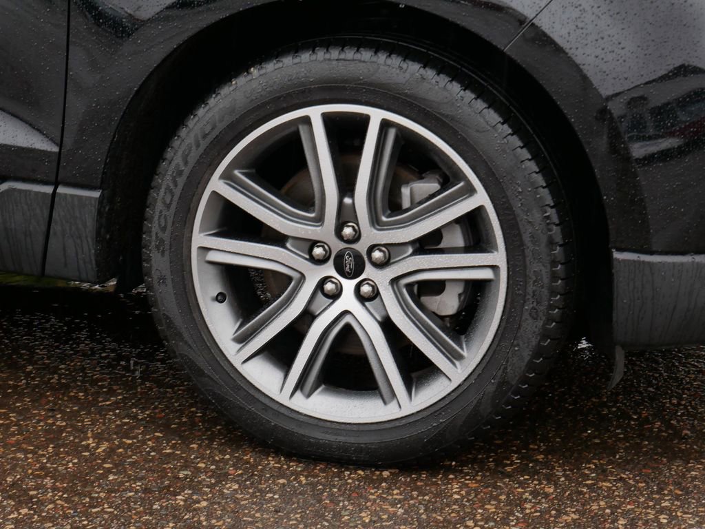 Certified 2024 Ford Edge Titanium w/ Equipment Group 301A image 7