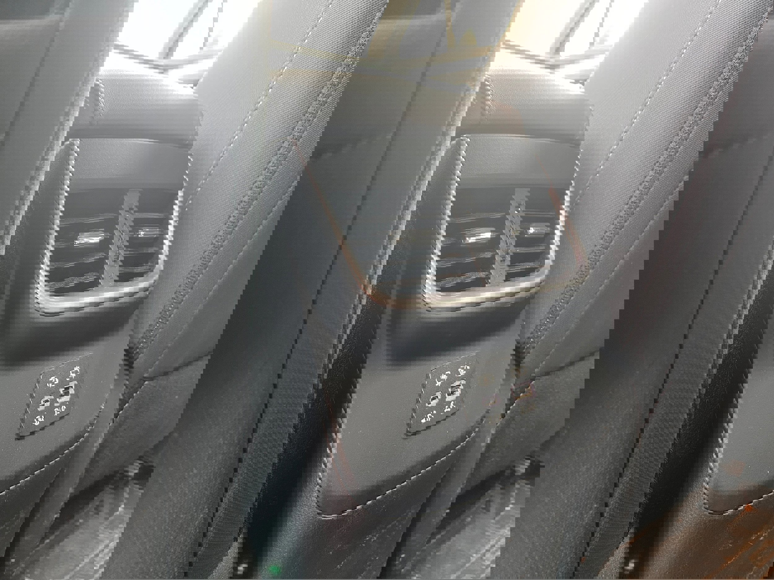 Used 2025 Subaru Outback Premium image 11