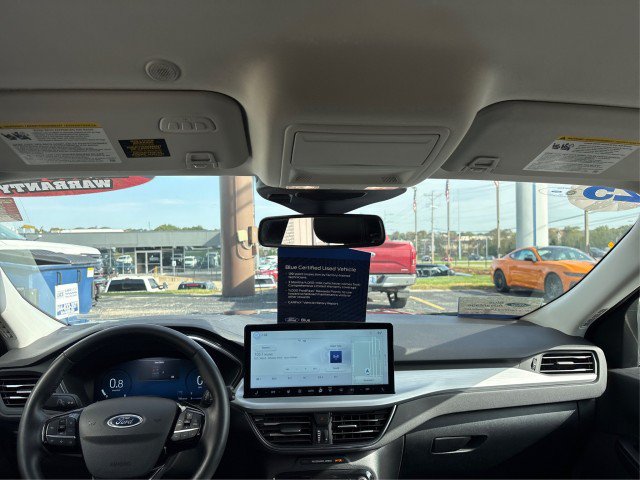Certified 2025 Ford Escape Platinum AWD/4WD image 21