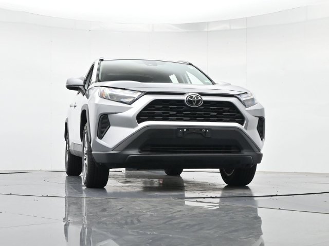 Used 2024 Toyota RAV4 XLE FWD image 35