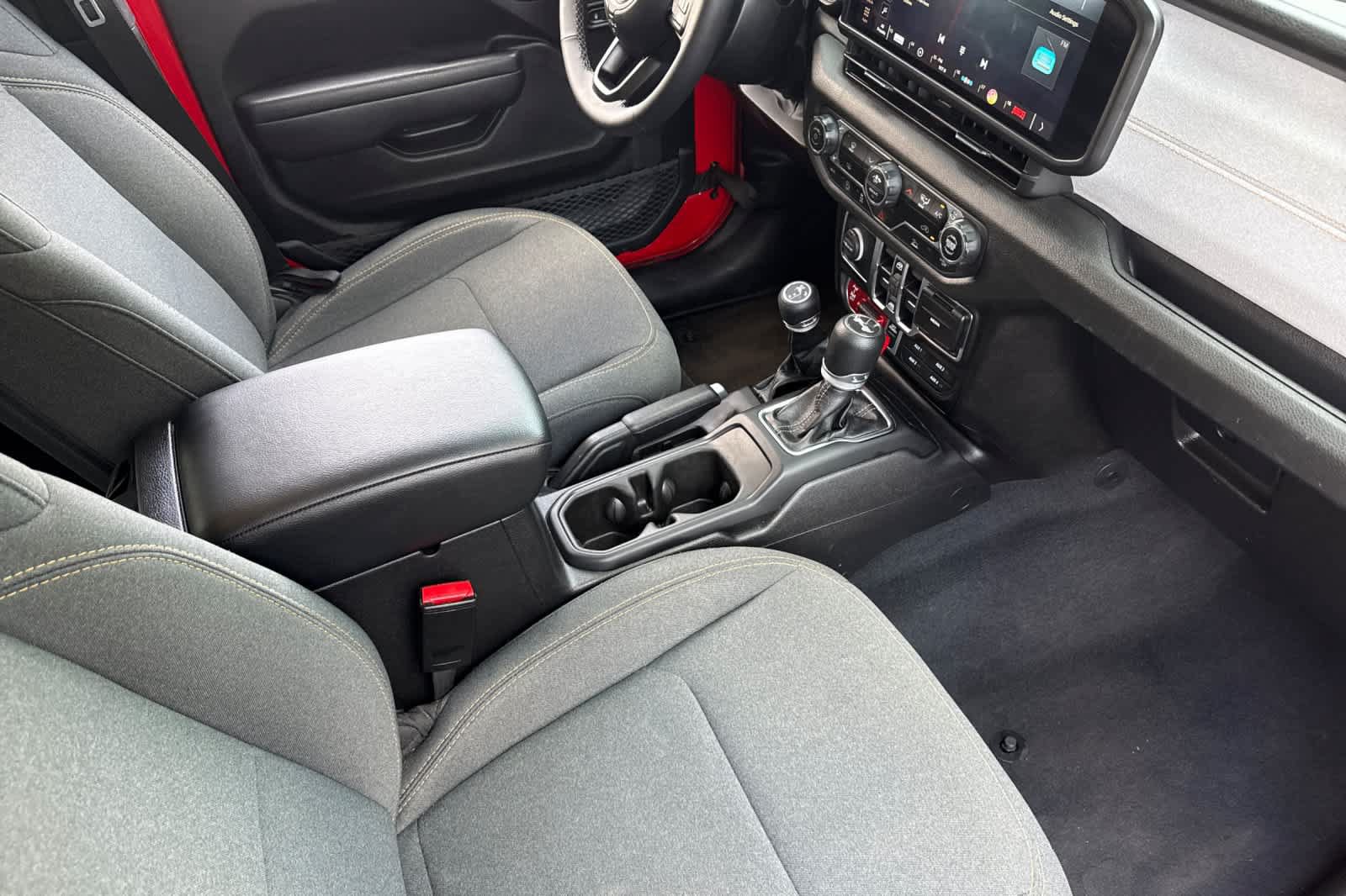 Used 2025 Jeep Wrangler Unlimited Sport AWD/4WD image 16