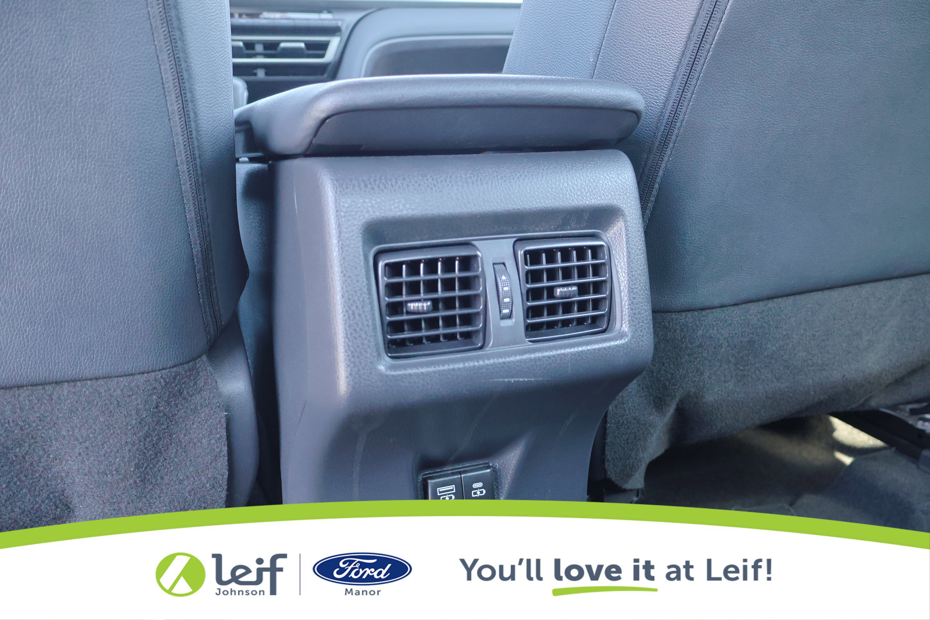 Used 2025 Toyota Camry SE image 29