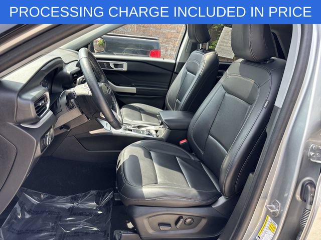 Certified 2023 Ford Explorer XLT w/ Equipment Group 202A AWD/4WD image 3