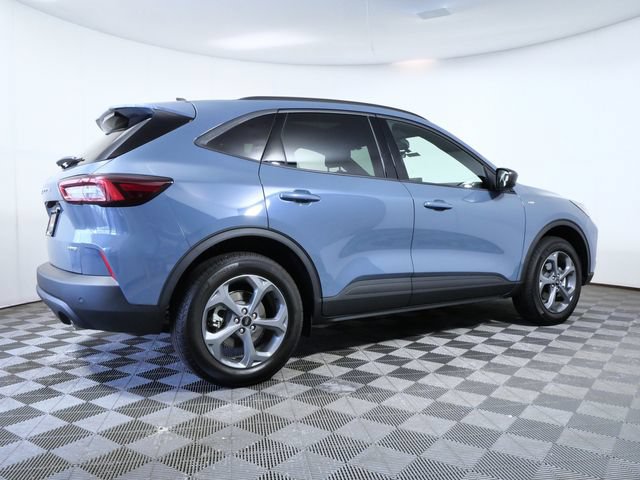 Certified 2025 Ford Escape ST-Line w/ Tech Pack #1 AWD/4WD image 8