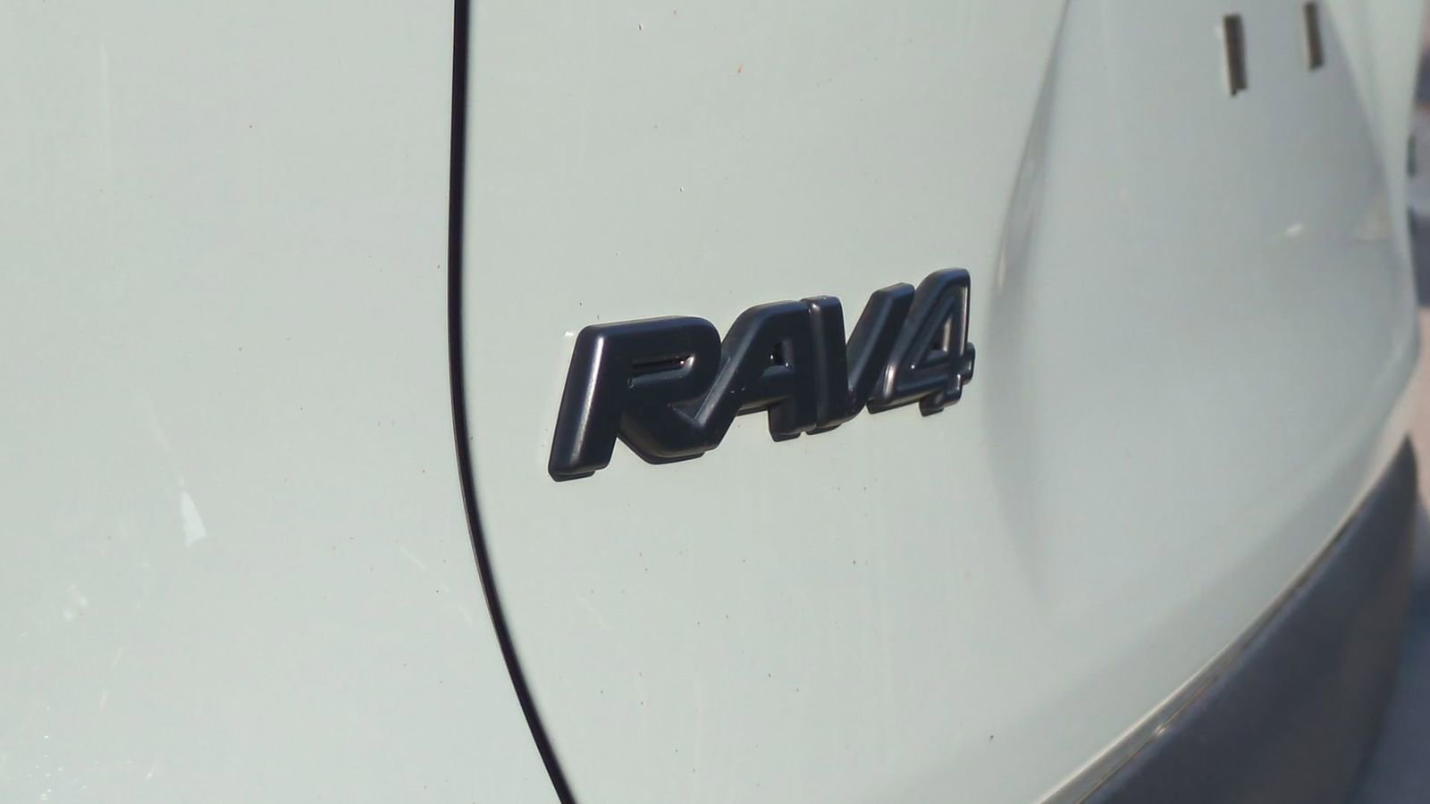 Used 2023 Toyota RAV4 XLE image 12