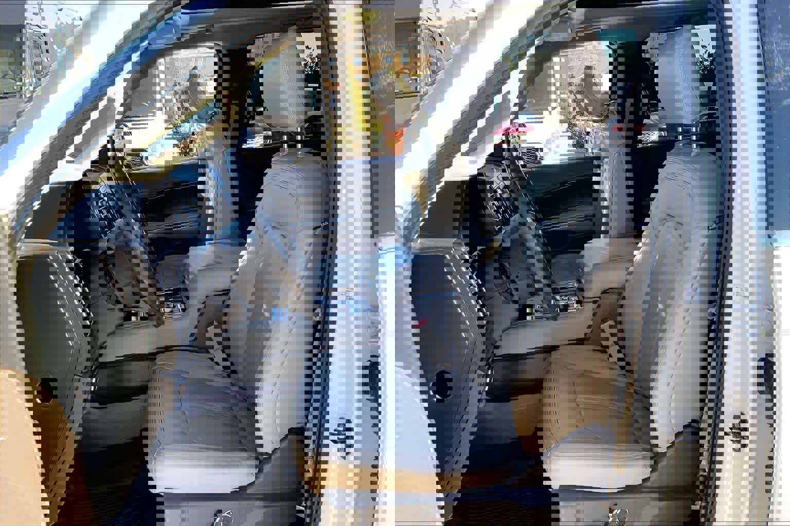 Certified 2020 Ford Expedition Limited w/ Equipment Group 302A image 9