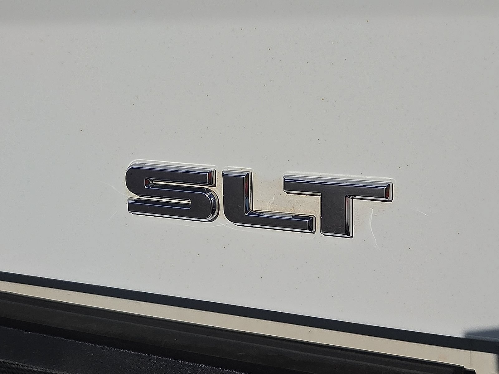 Used 2018 GMC Sierra 1500 SLT w/ SLT Premium Package AWD/4WD image 9
