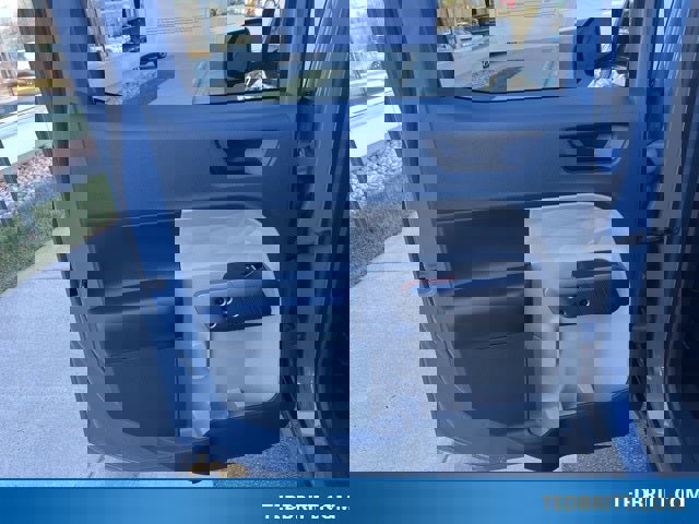 Certified 2025 Ford Maverick Lariat w/ 4K Tow Package image 19