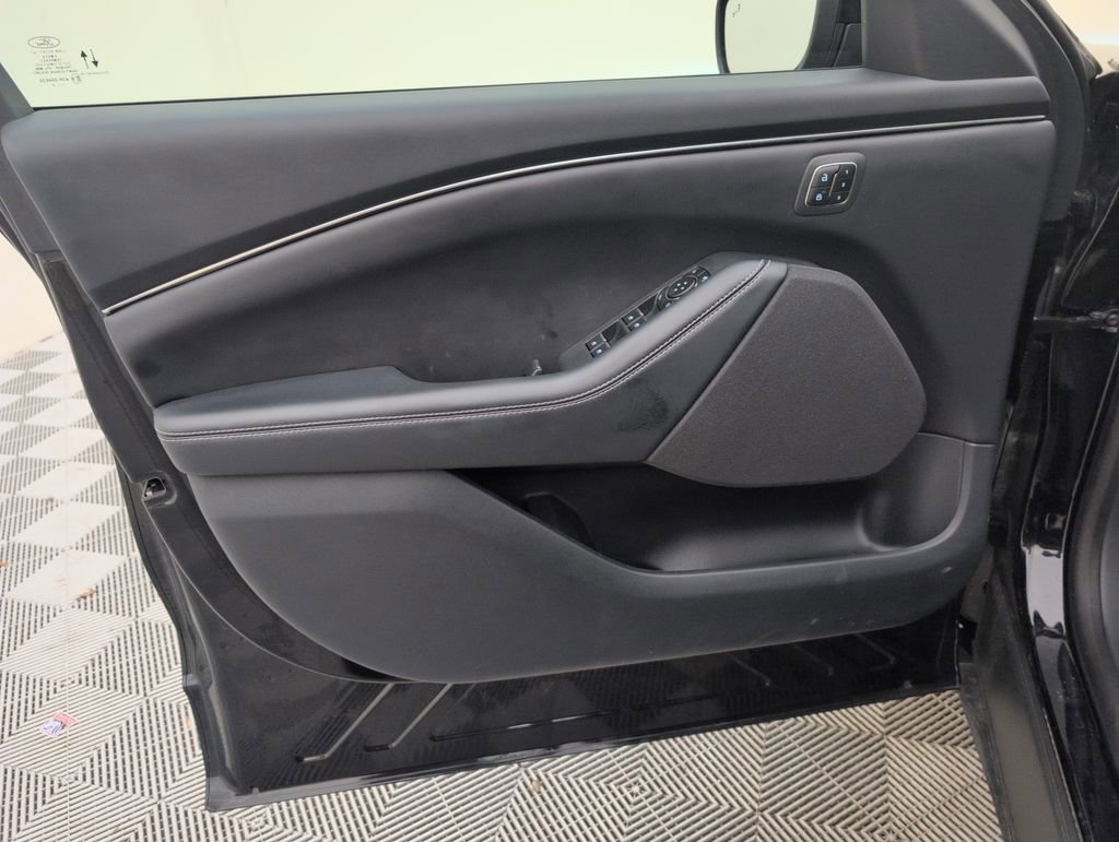 Certified 2025 Ford Mustang Mach-E Select w/ Comfort Package Lite RWD image 32