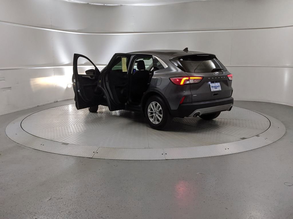 Certified 2022 Ford Escape SE image 11