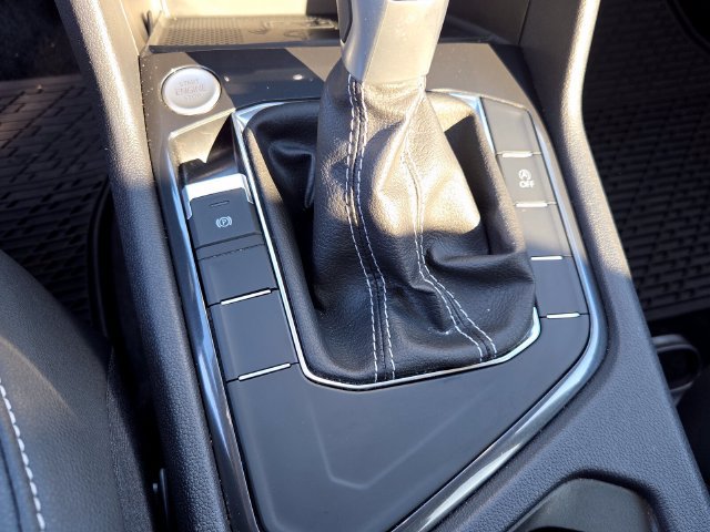 Used 2023 Volkswagen Tiguan SE FWD image 16