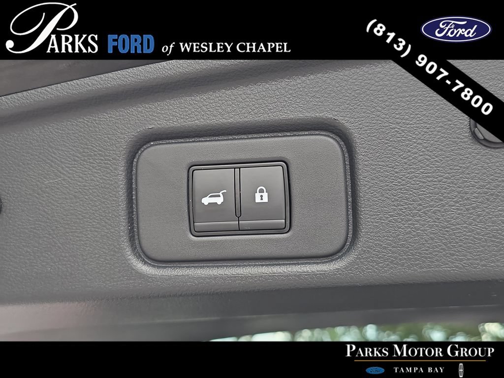 Used 2023 Nissan Pathfinder SL AWD/4WD image 10