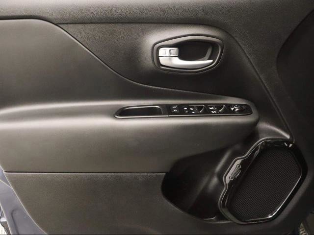 Used 2020 Jeep Renegade Altitude w/ UConnect 8.4 Nav Group image 18