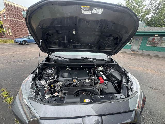 Used 2019 Toyota RAV4 LE AWD/4WD image 2