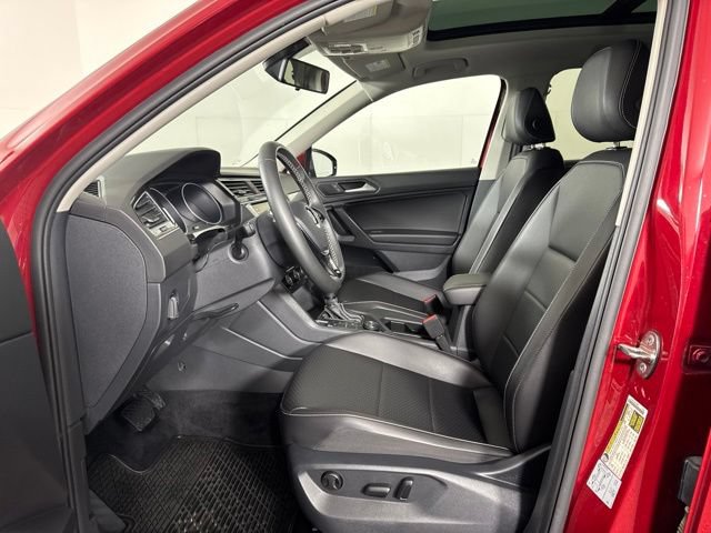 Used 2021 Volkswagen Tiguan SE AWD/4WD image 10