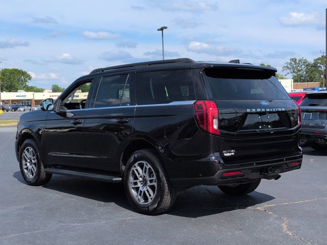 Certified 2025 Ford Expedition Active RWD image 6