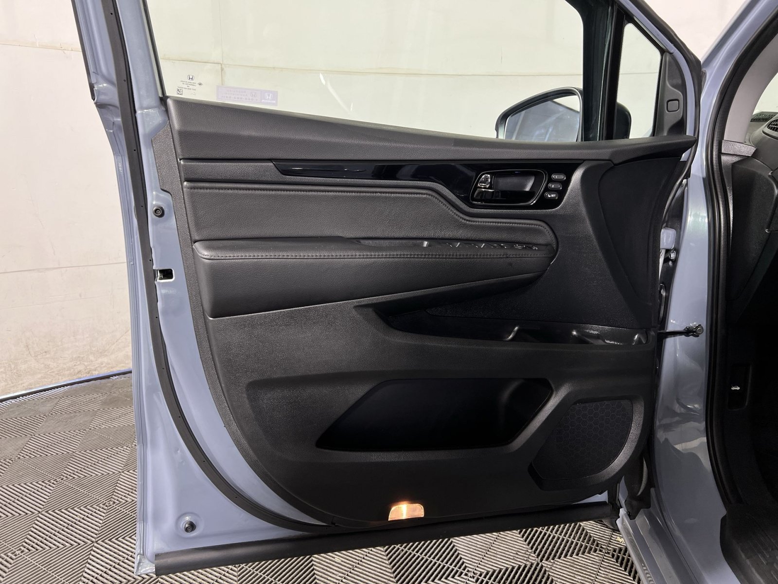 Used 2023 Honda Odyssey Touring image 14