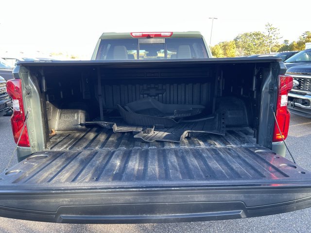 Used 2025 Chevrolet Silverado 1500 ZR2 w/ Dark Appearance Package AWD/4WD image 15