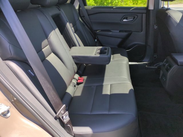 Used 2024 Nissan Rogue SV w/ SV Premium Package AWD/4WD image 32