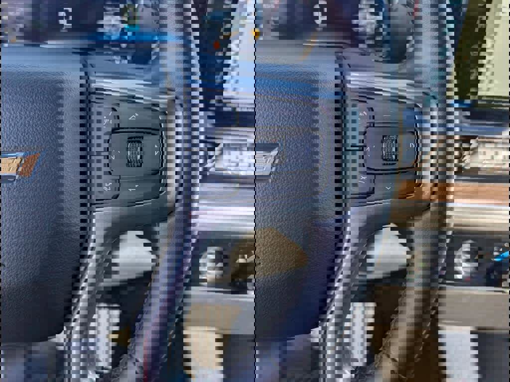 Used 2023 Chevrolet Silverado 1500 LT image 9