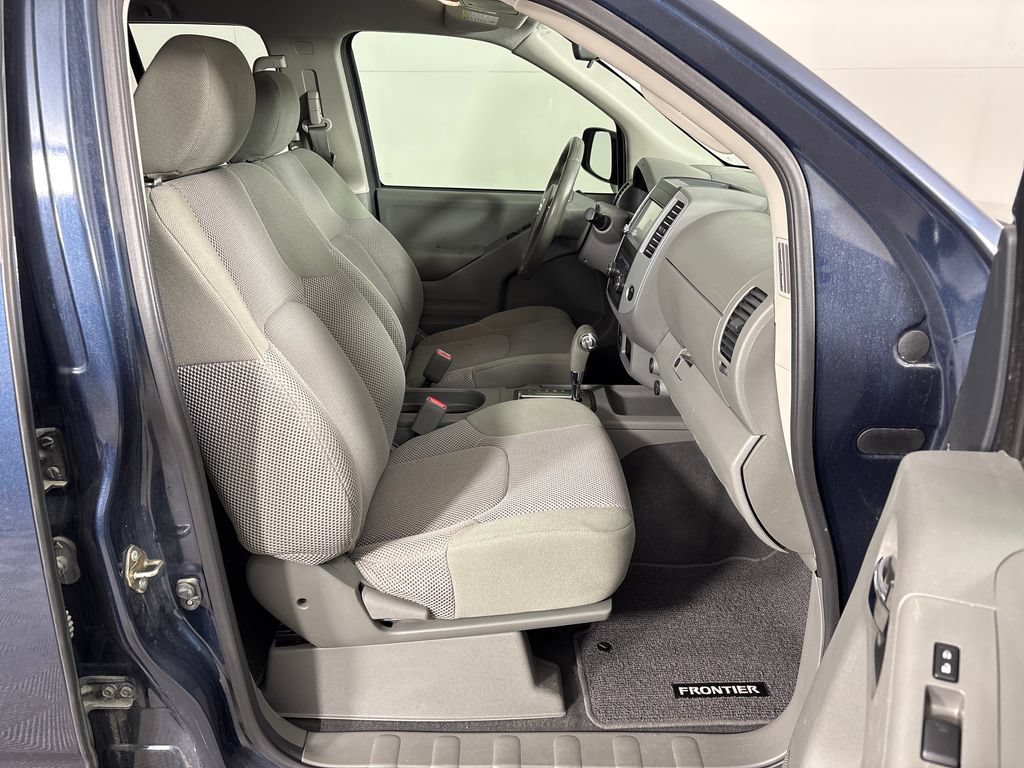 Used 2019 Nissan Frontier SV RWD image 6