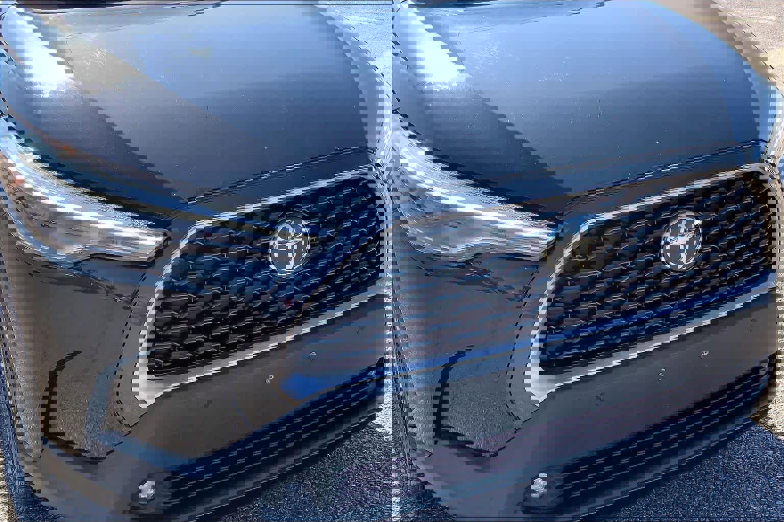 Used 2022 Toyota Corolla Cross XLE image 29