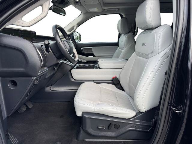 Certified 2025 Ford Expedition Platinum AWD/4WD image 9