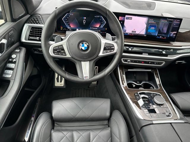 Used 2023 BMW X7 xDrive40i w/ M Sport Package AWD/4WD image 18